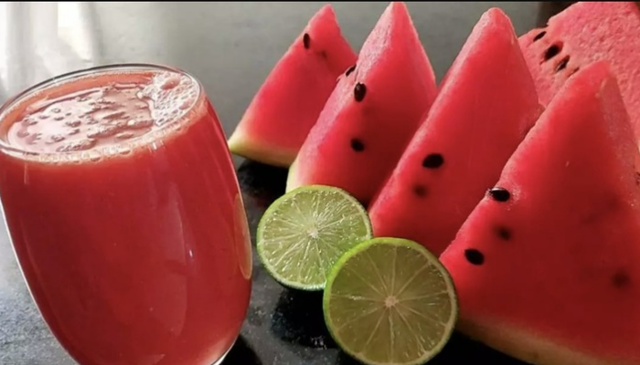 Suco de melancia com limão