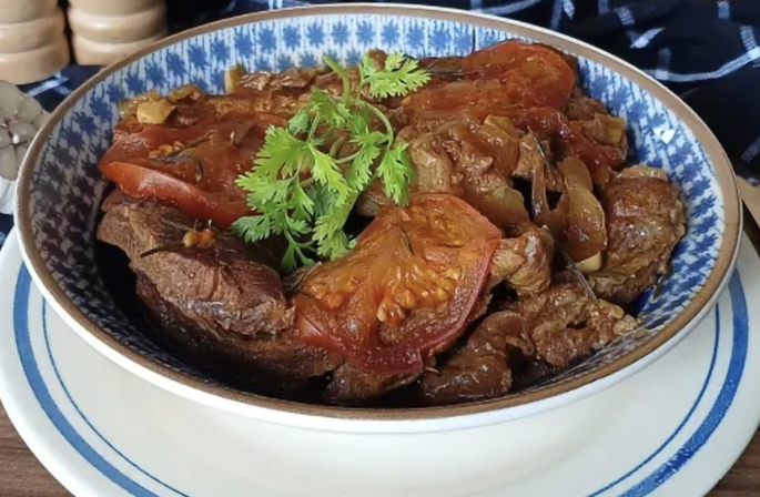 Bife na panela de pressão.