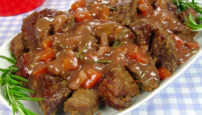Carne de panela ao vinho