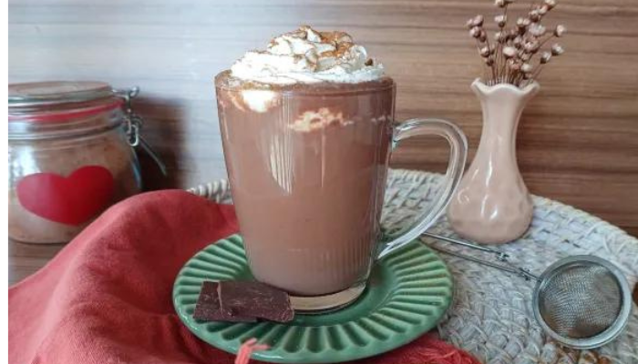 Chocolate quente com chantilly