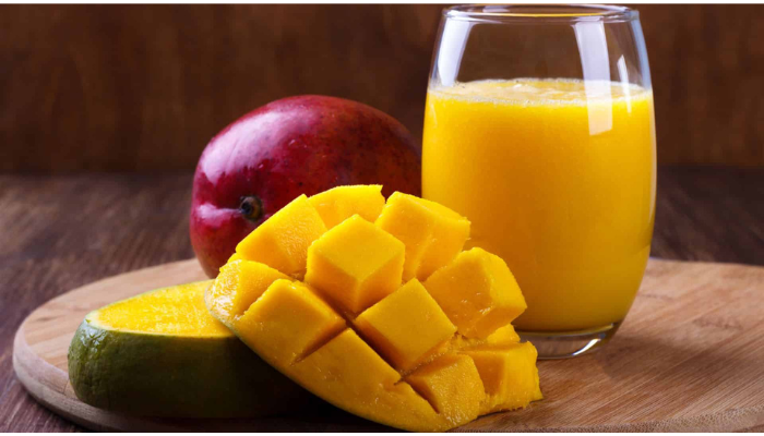 Suco de manga da fruta cremoso e nutritivo