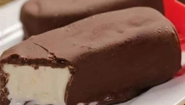 Picolé de Leite em Pó com Chocolate