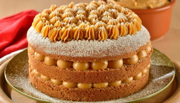 Bolo de Churros com Cobertura de Doce de Leite Dicas, Receita e Segredos para um Doce Irresistível